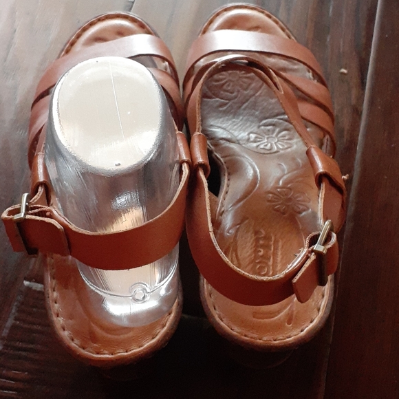 Excellent Condition Sandals - Picture 12 of 14